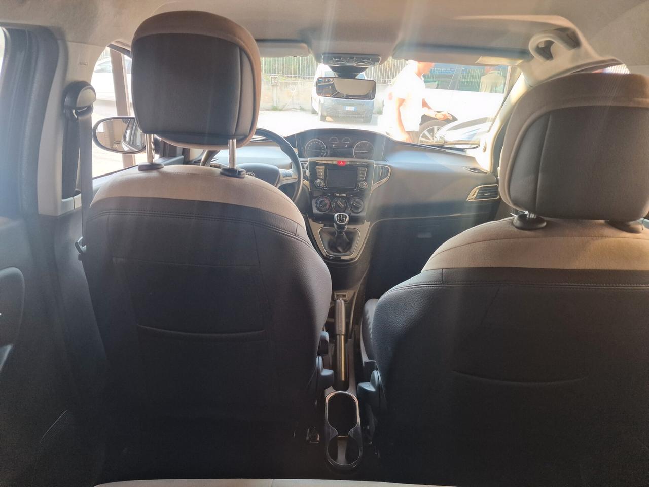 Lancia Ypsilon 1.2 69 CV 5 porte Gold