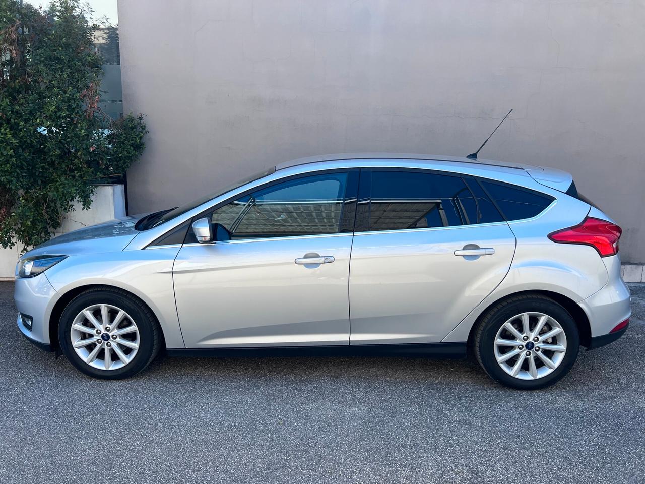 Ford Focus 5pt 1.5 tdci 120cv Titanium NAVI/CAMERA/PDC/16; OK NEOPATENT.