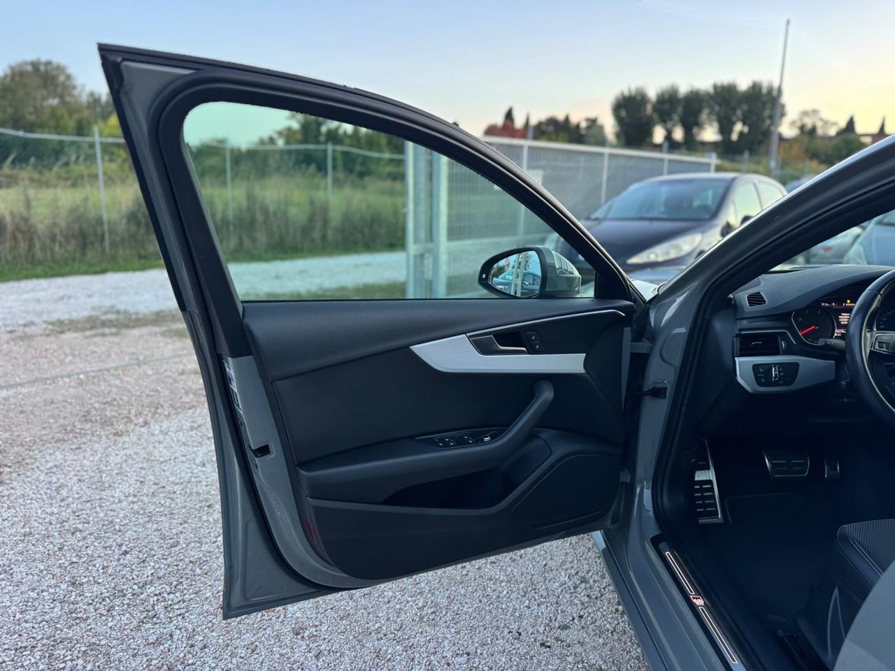 Audi A4 Avant 40 TDI quattro S tronic Line edition