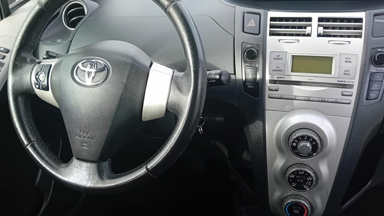 Toyota Yaris 1.0 5 porte Sol