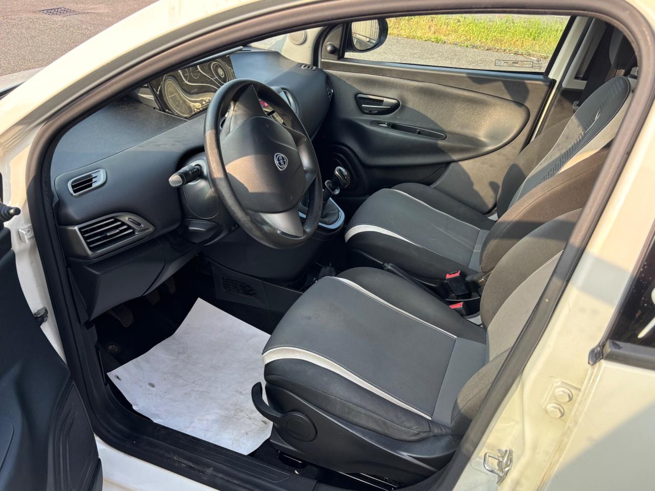 Lancia Ypsilon 1.2 69 CV 5 porte GPL Ecochic Gold