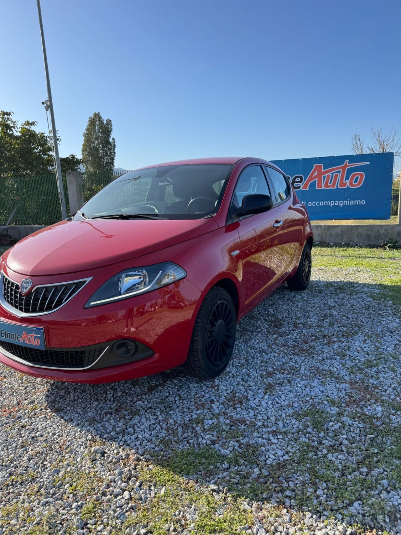 Lancia Ypsilon 1.0 FireFly 5 porte S&S Hybrid Ecochic Silver