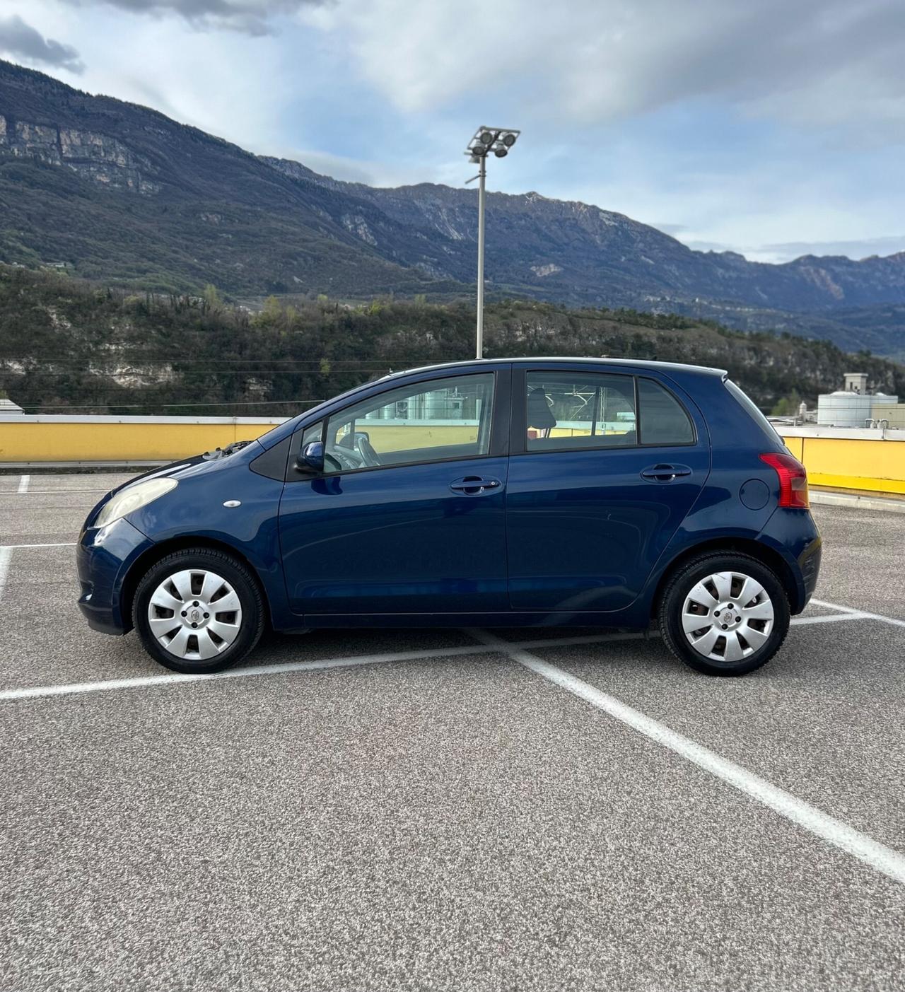 Toyota Yaris 1.0 5 porte Edizione SOL Neopatentati