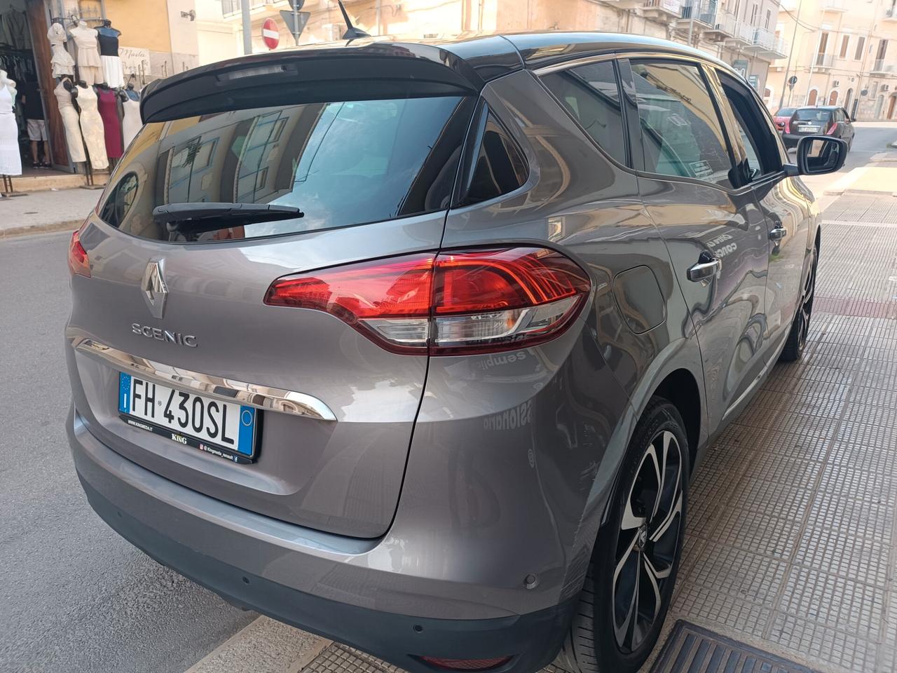 Renault Scenic 1500 dCi 110 CV LIMITED BOSE 0 KM MOTORE NUOVO
