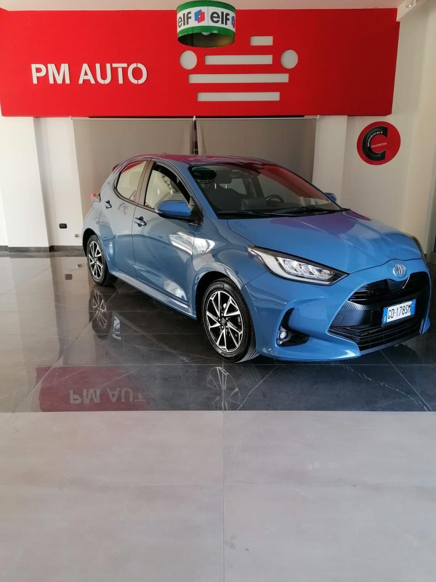 TOYOTA - Yaris - 1.0 5p. Trend "Platinum Edition"