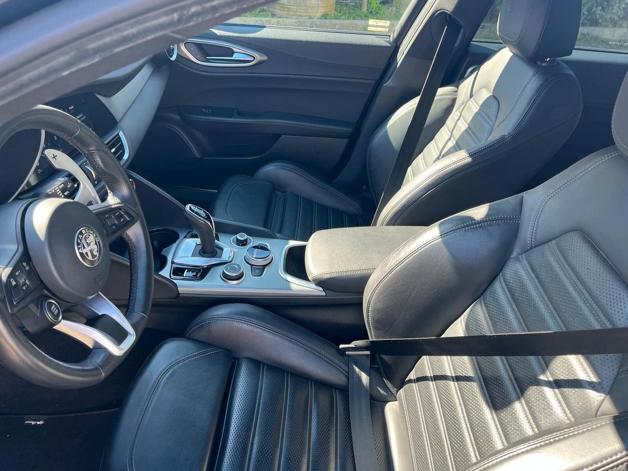 Alfa Romeo Giulia 2.2 Turbodiesel 210 CV AT8 AWD Q4 Veloce