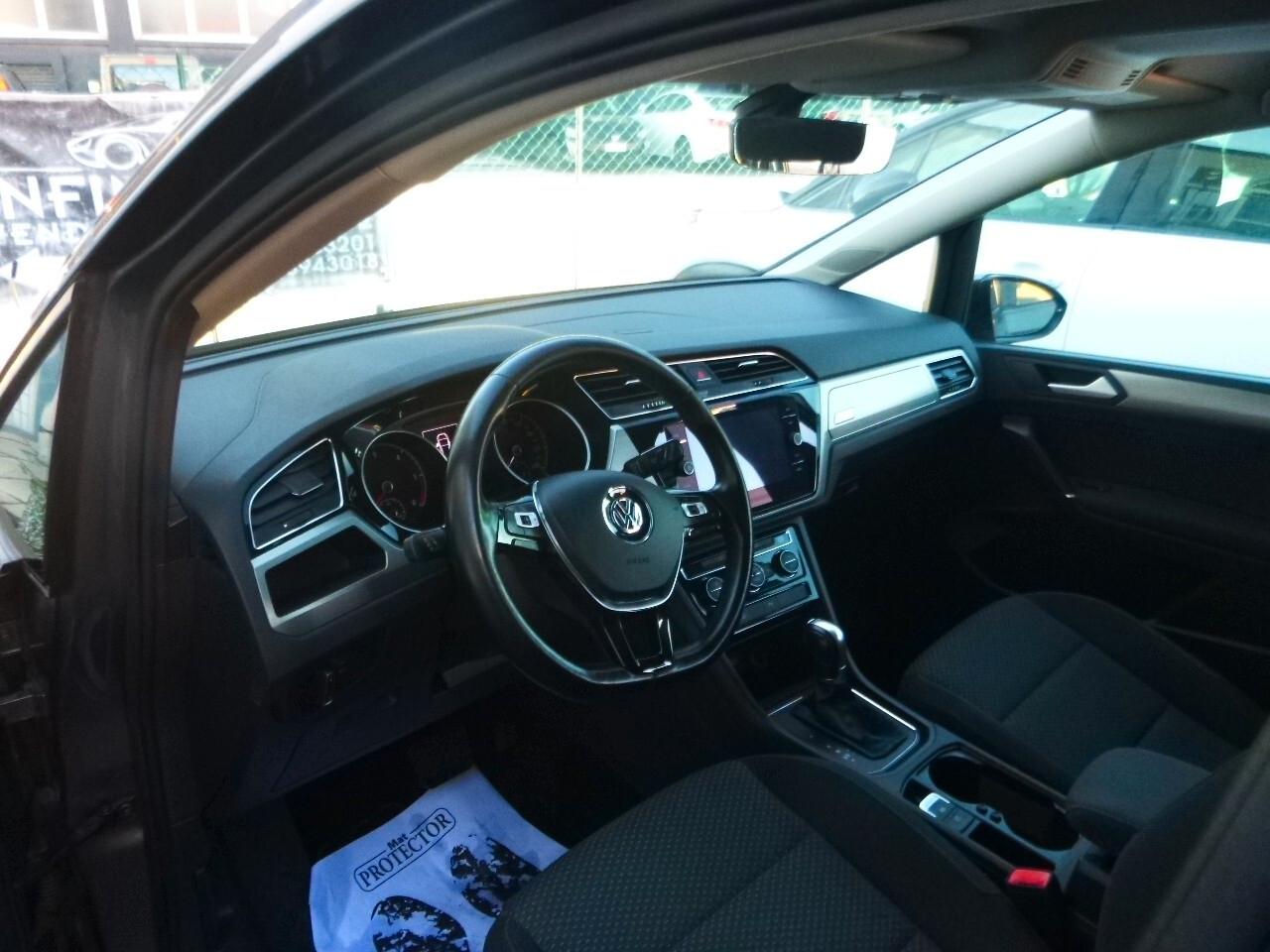 Volkswagen Touran 1.6 TDI 115 CV SCR DSG Executive BlueMotion Tech. 7 POSTI