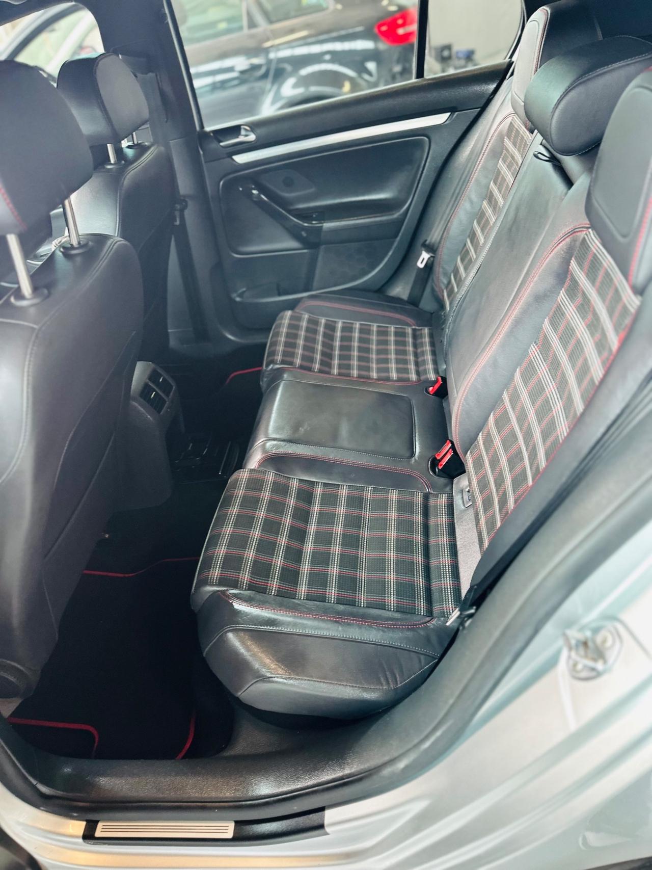 Volkswagen Golf GTI edition 30
