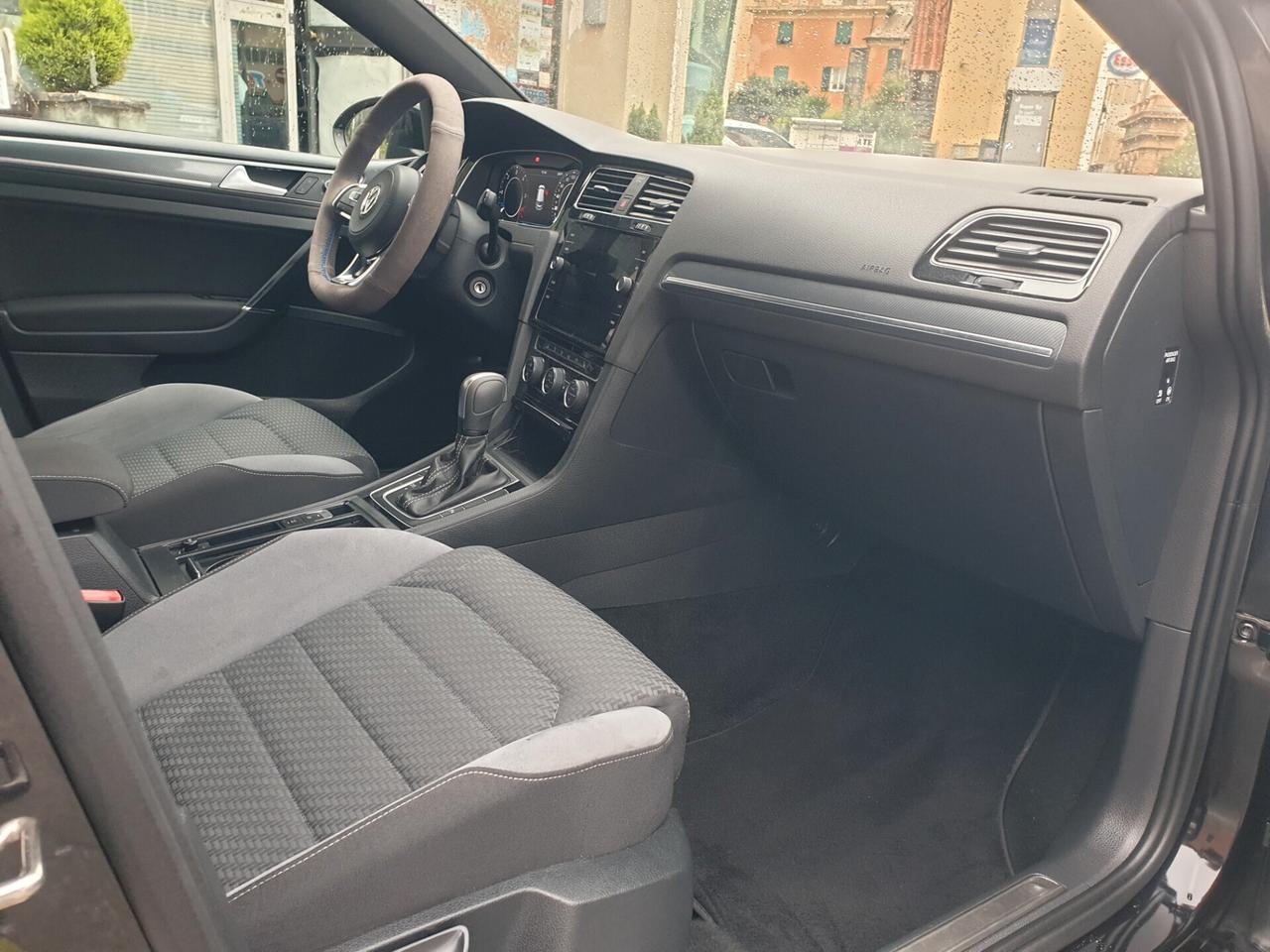 Volkswagen Golf 2.0 TDI DSG 5p. R LINE