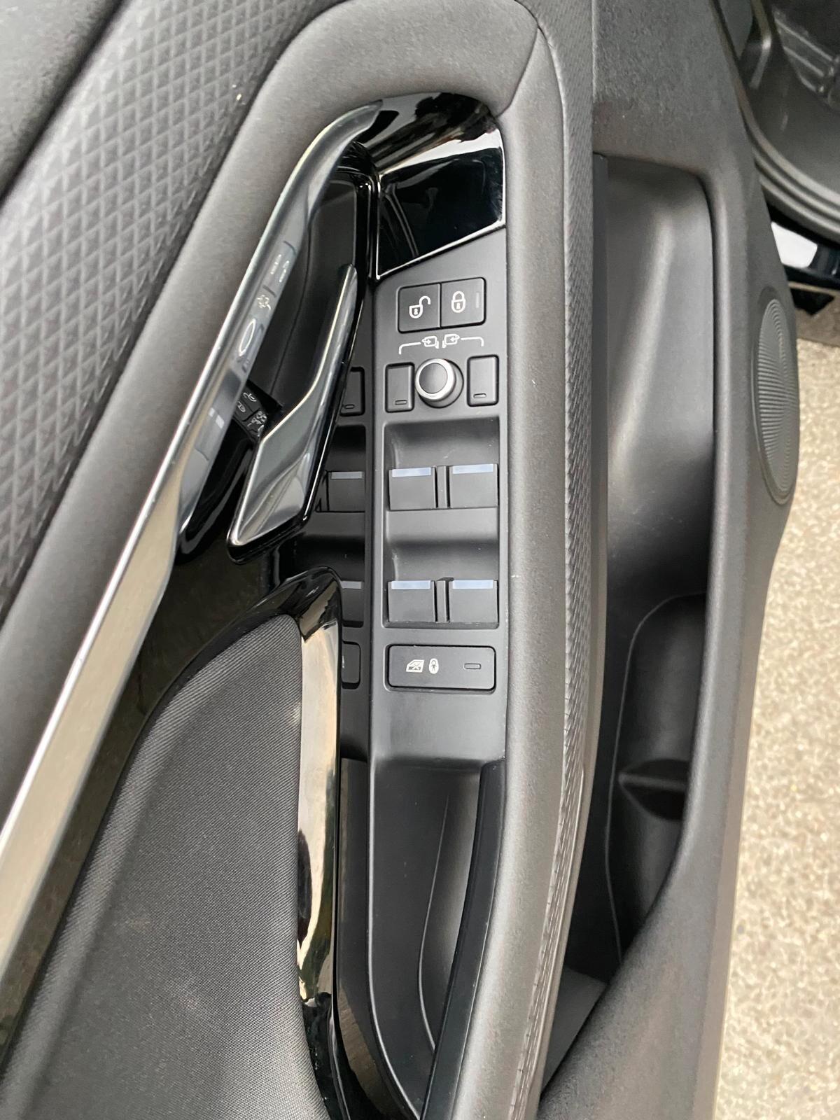 Land Rover Range Evoque 2.0D I4-L.Flw 150CV AWD Aut R-Dynamic HSE