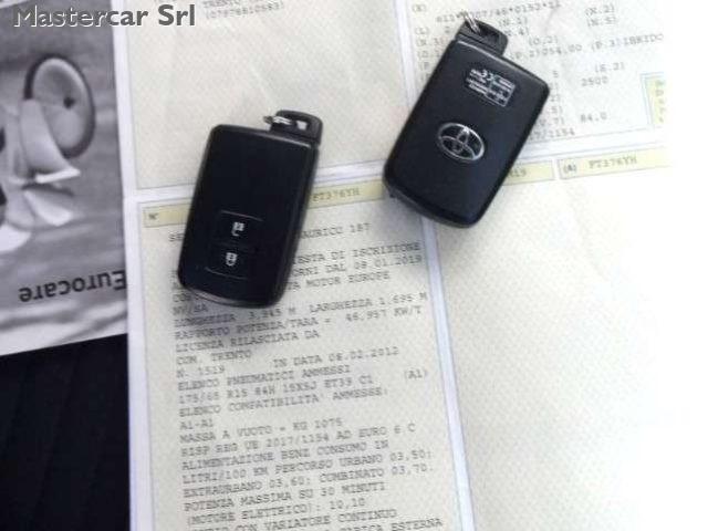 TOYOTA Yaris Yaris III 5p 1.5h Business - FT376YH