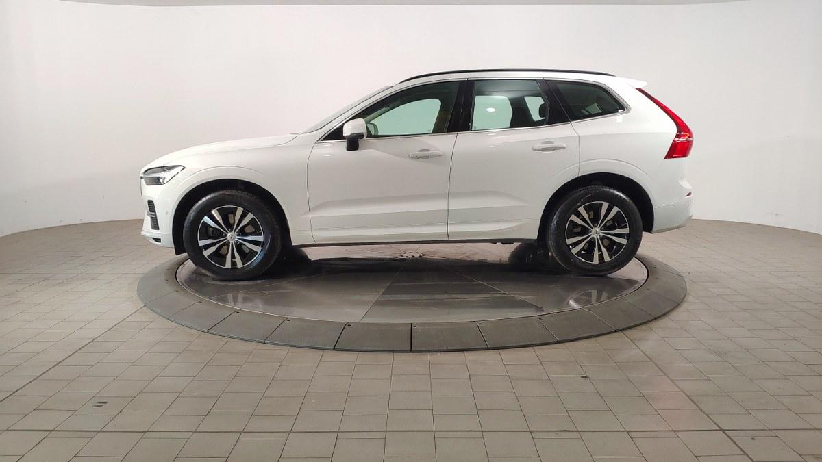 VOLVO Xc60 B4 Mild Hybrid (D) Awd Geartronic Momentum Pro