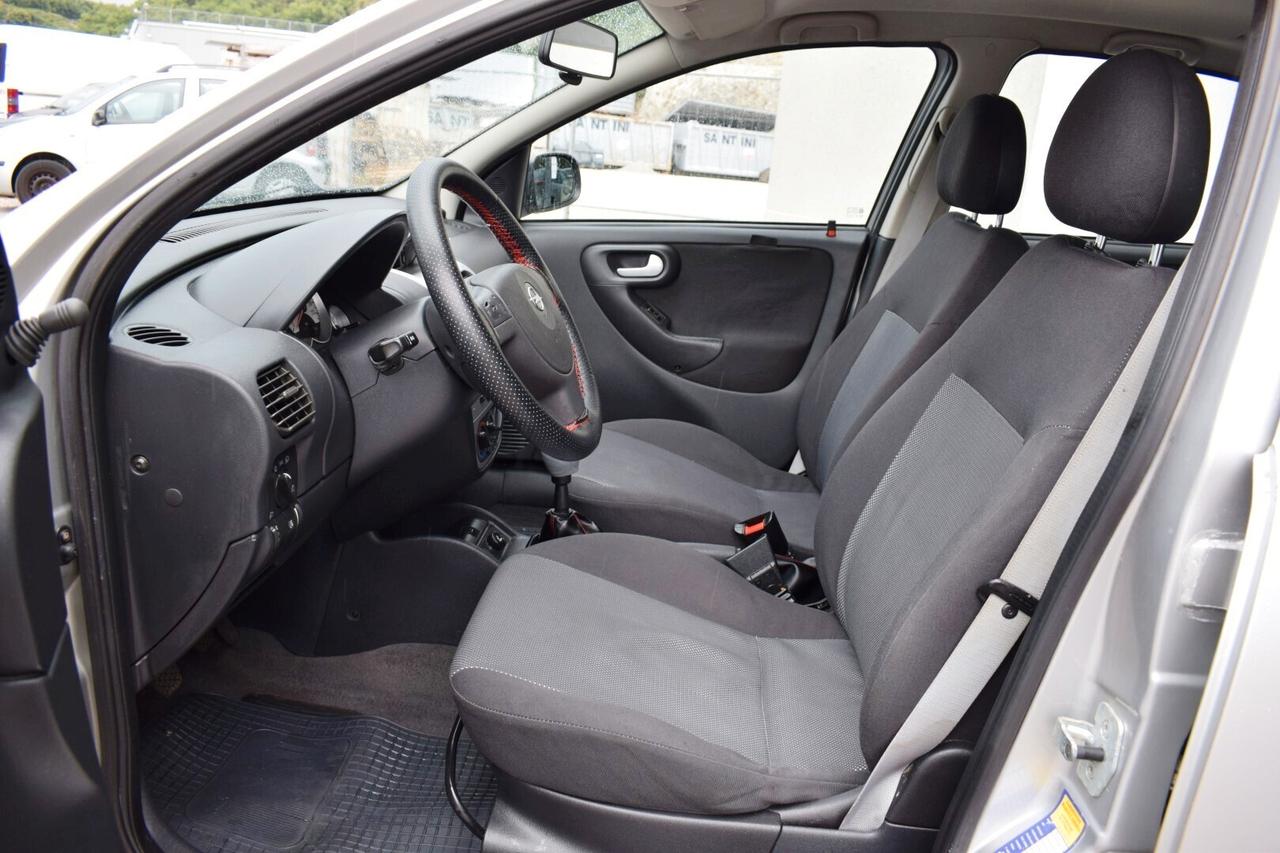 Opel Corsa 1.2 80cv 5p Silver Line