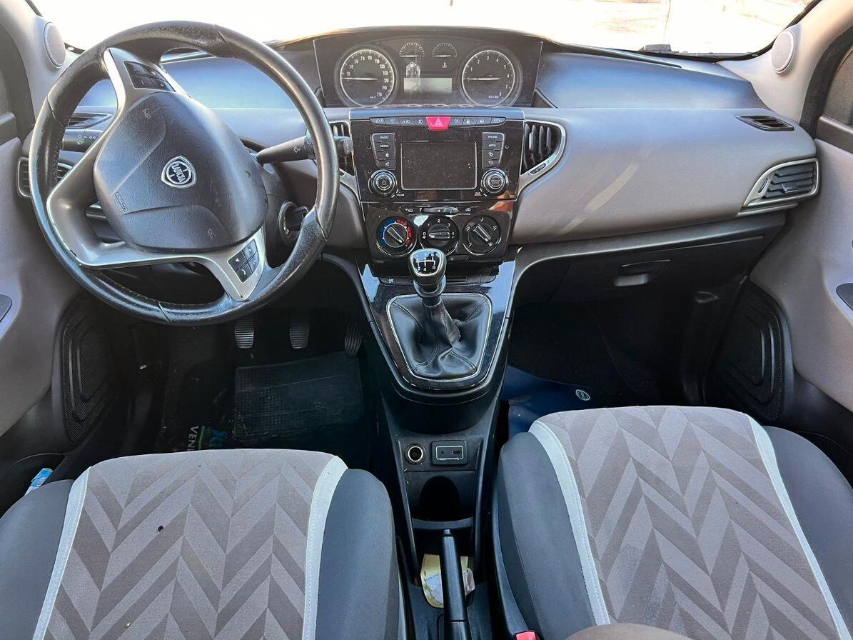 Lancia Ypsilon 0.9 TwinAir 85 CV 5 porte Metano Ecochic Gold