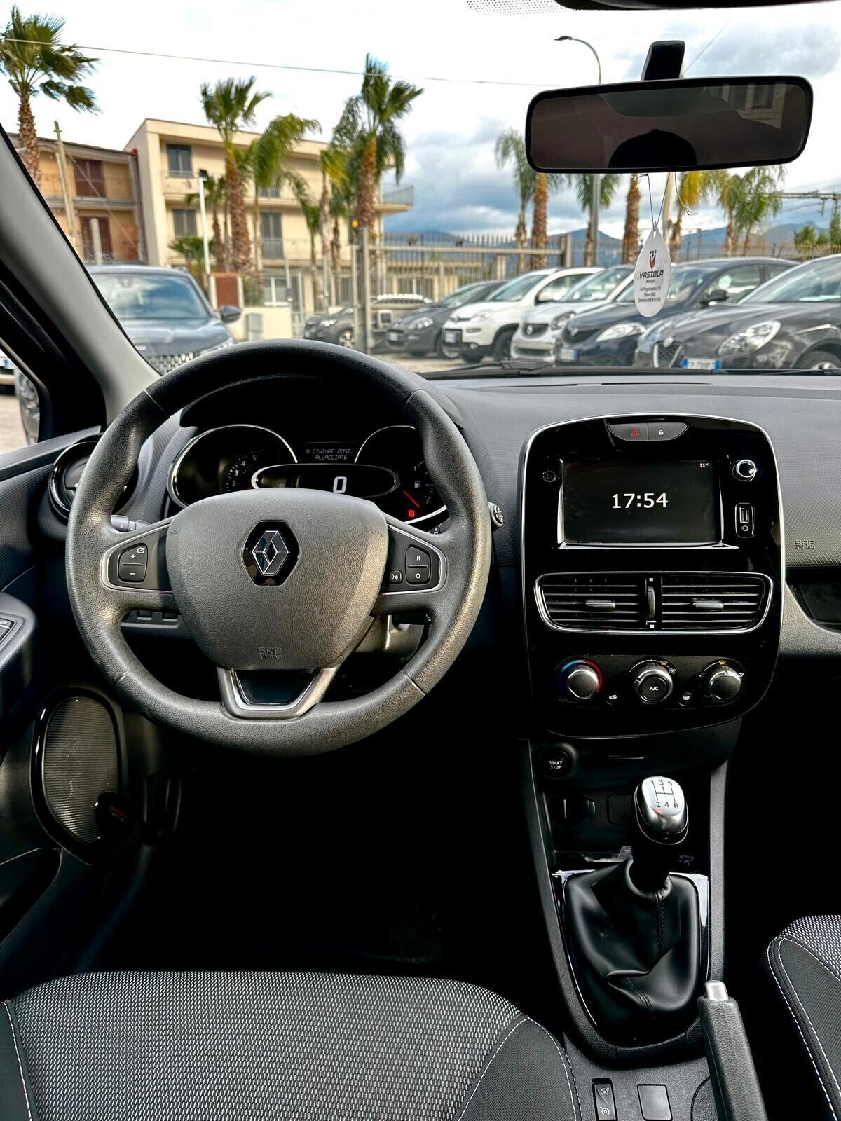 Renault Clio TCe 12V 75 CV 5 porte Moschino Intens