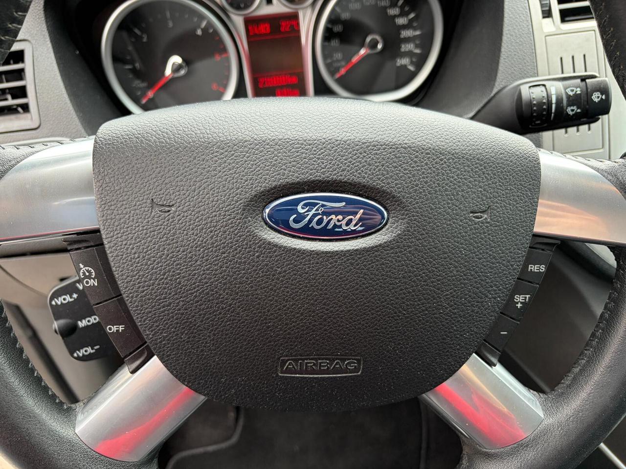 Ford Kuga 2.0 TDCi 140CV 2WD Titanium