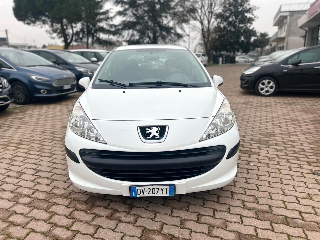 Peugeot 207 1.4 HDi 70CV 3p. XS autocarro