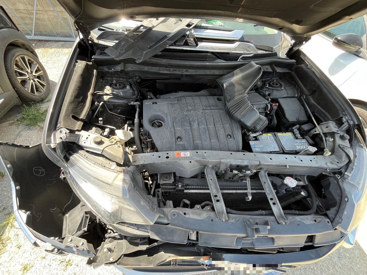 Mitsubishi Outlander 2.2 DI-D 4WD Instyle Plus SDA 7 posti