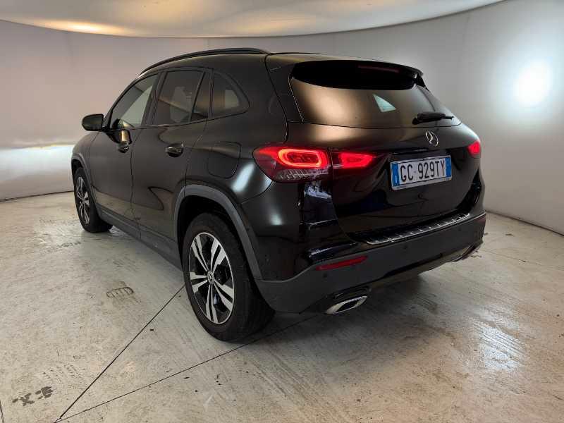 Mercedes-Benz GLA - H247 - GLA 180 d Business auto