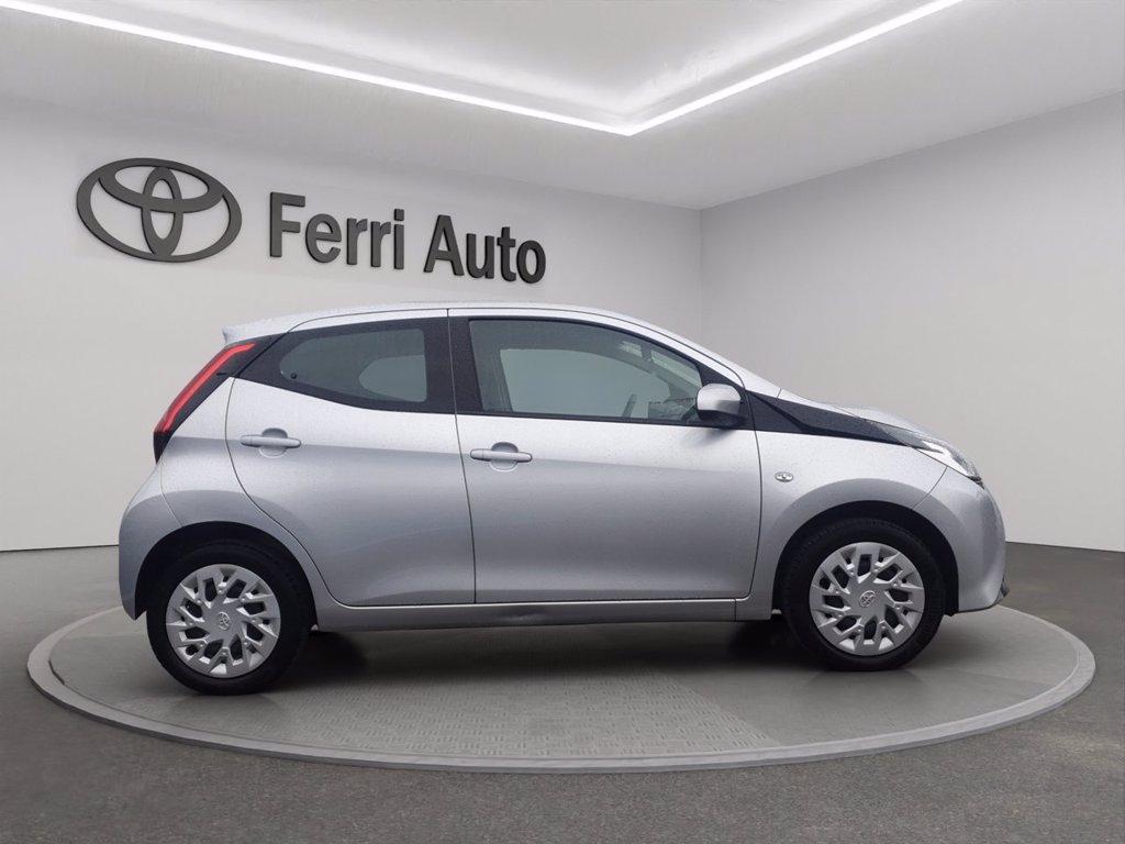 TOYOTA Aygo 5p 1.0 x-play 72cv del 2021