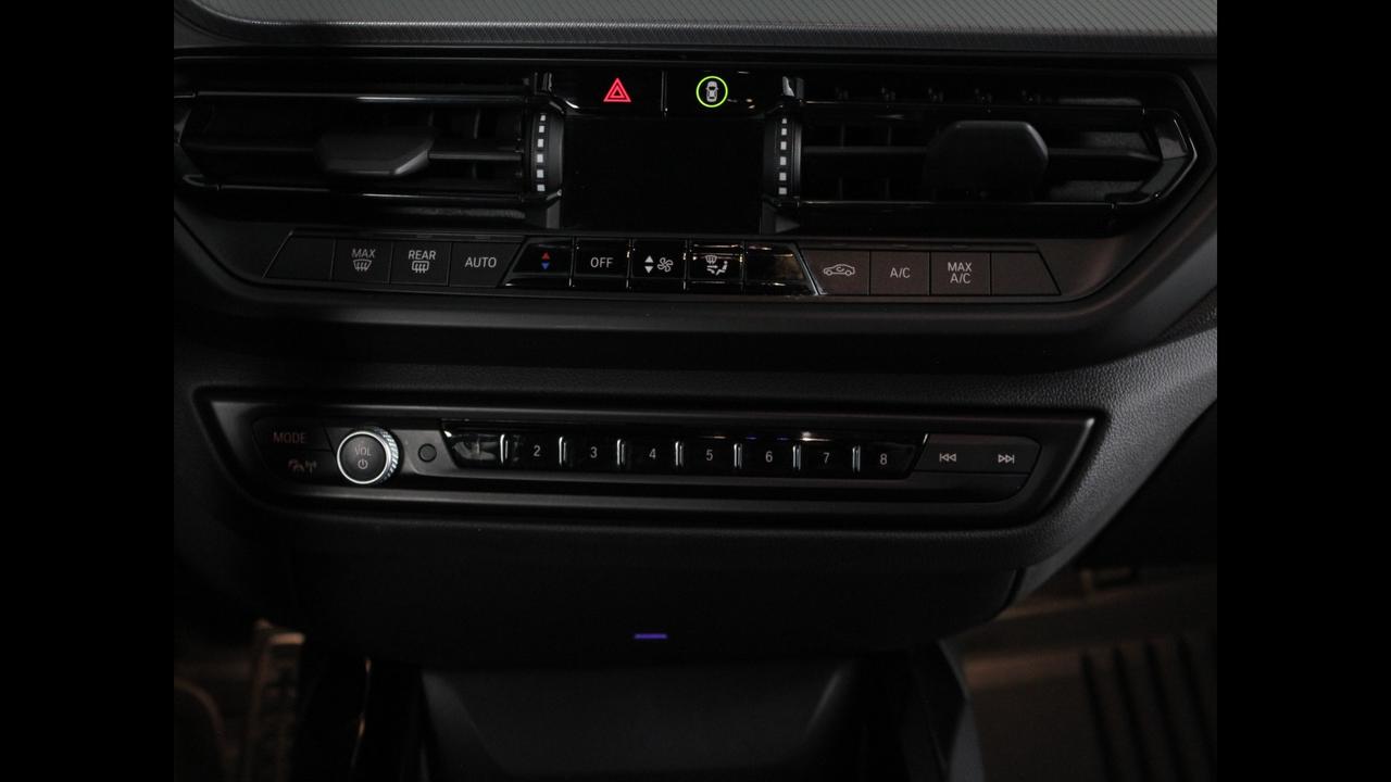 BMW Serie 1 F40 - 118d Sport auto