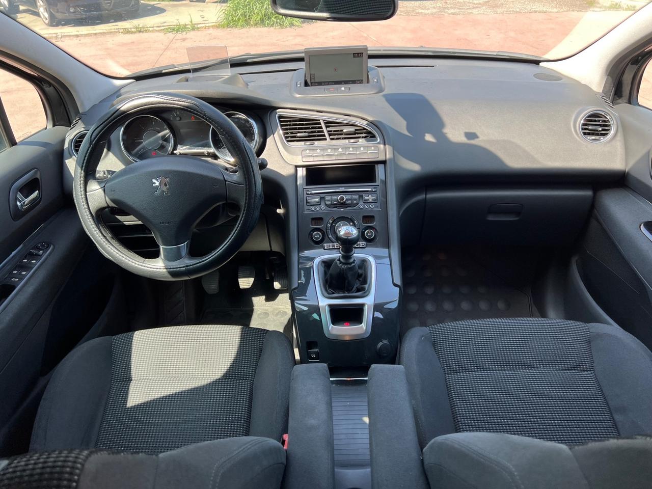 Peugeot 5008 1.6 HDi 112CV Allure
