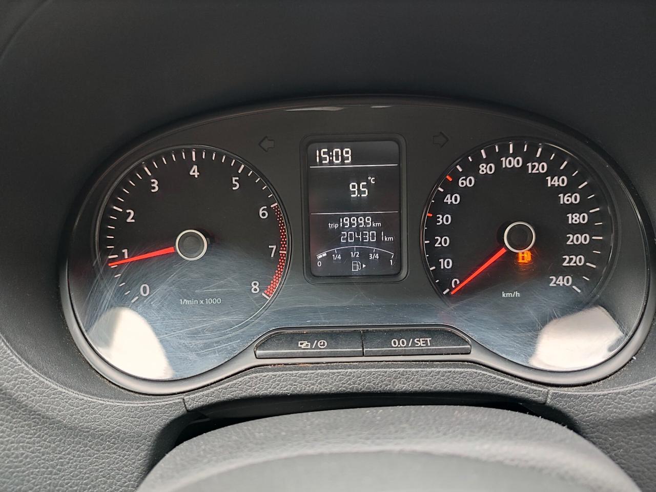 VOLKSWAGEN POLO 2014 1.2BENZINA GOMMATA ED TAGLIANDATA