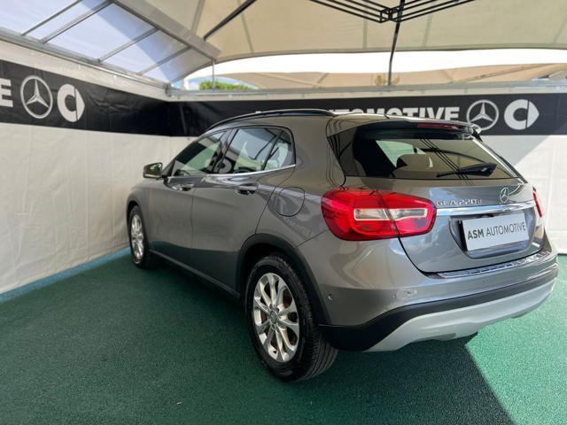 MERCEDES-BENZ GLA 200 d Automatic Business