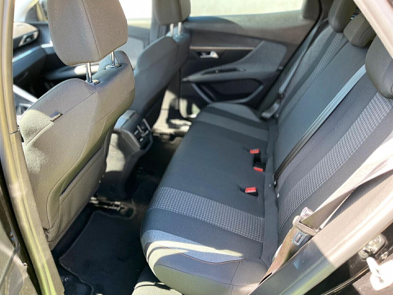 Peugeot 3008 1.5 DIESEL 131CV Allure anno 04/2022