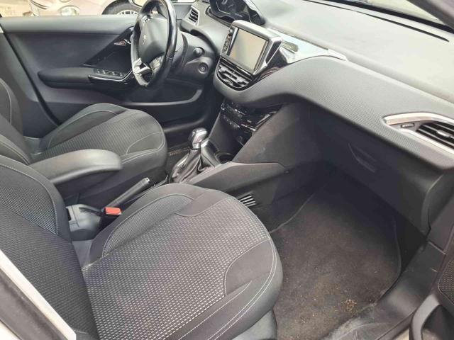 PEUGEOT 208 PureTech 82 5 porte Allure