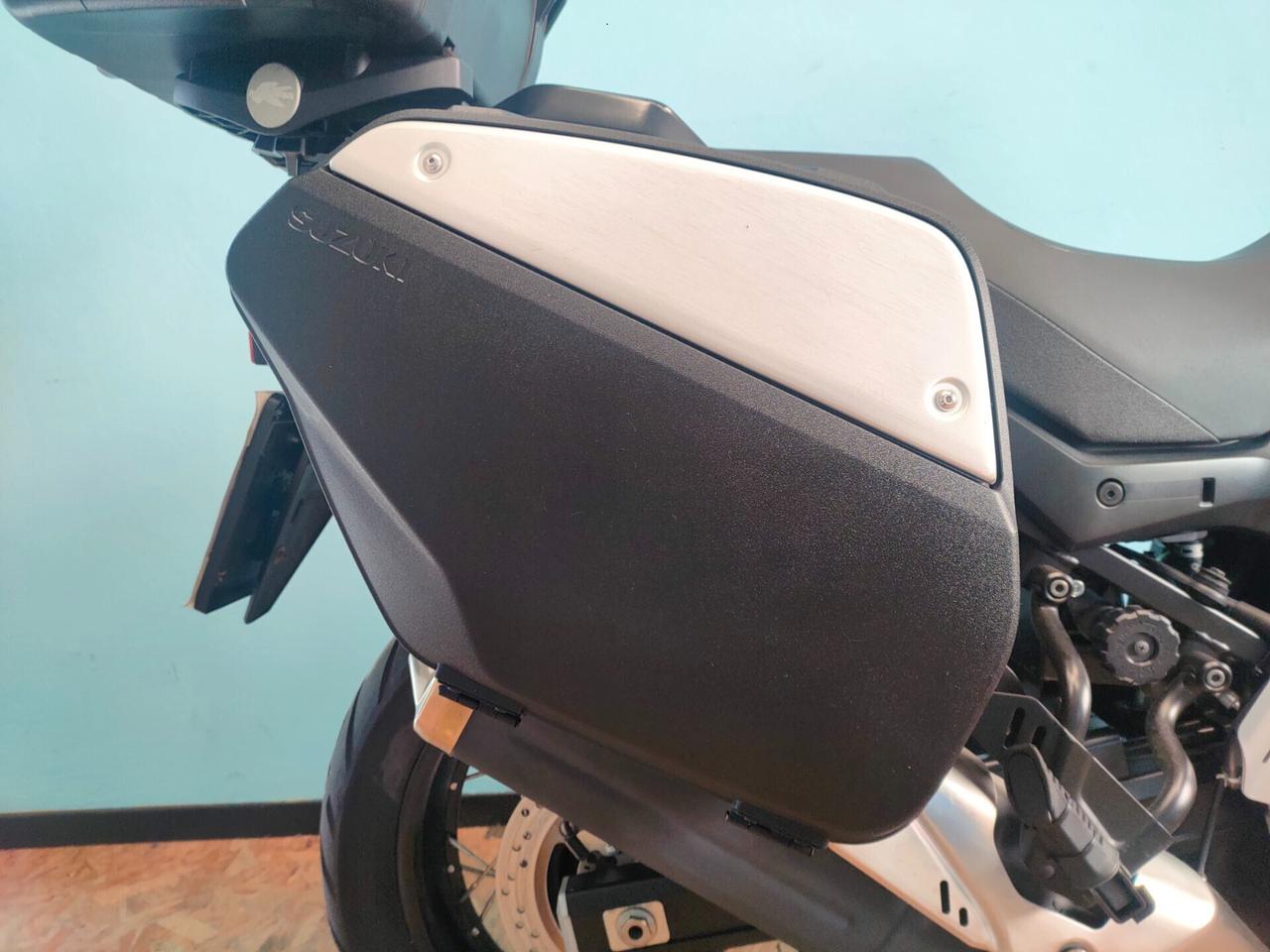 Suzuki V-Strom 650 XT - Tris bauletti