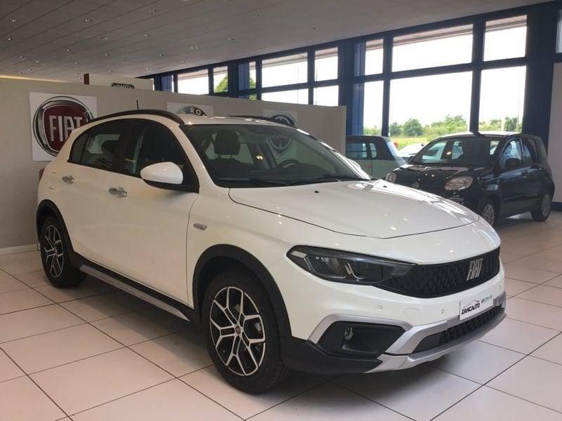 FIAT Tipo 1.5 Hybrid DCT 5 porte Cross