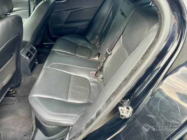 JAGUAR XE 2.0 D Turbo 180CV aut. Prestige