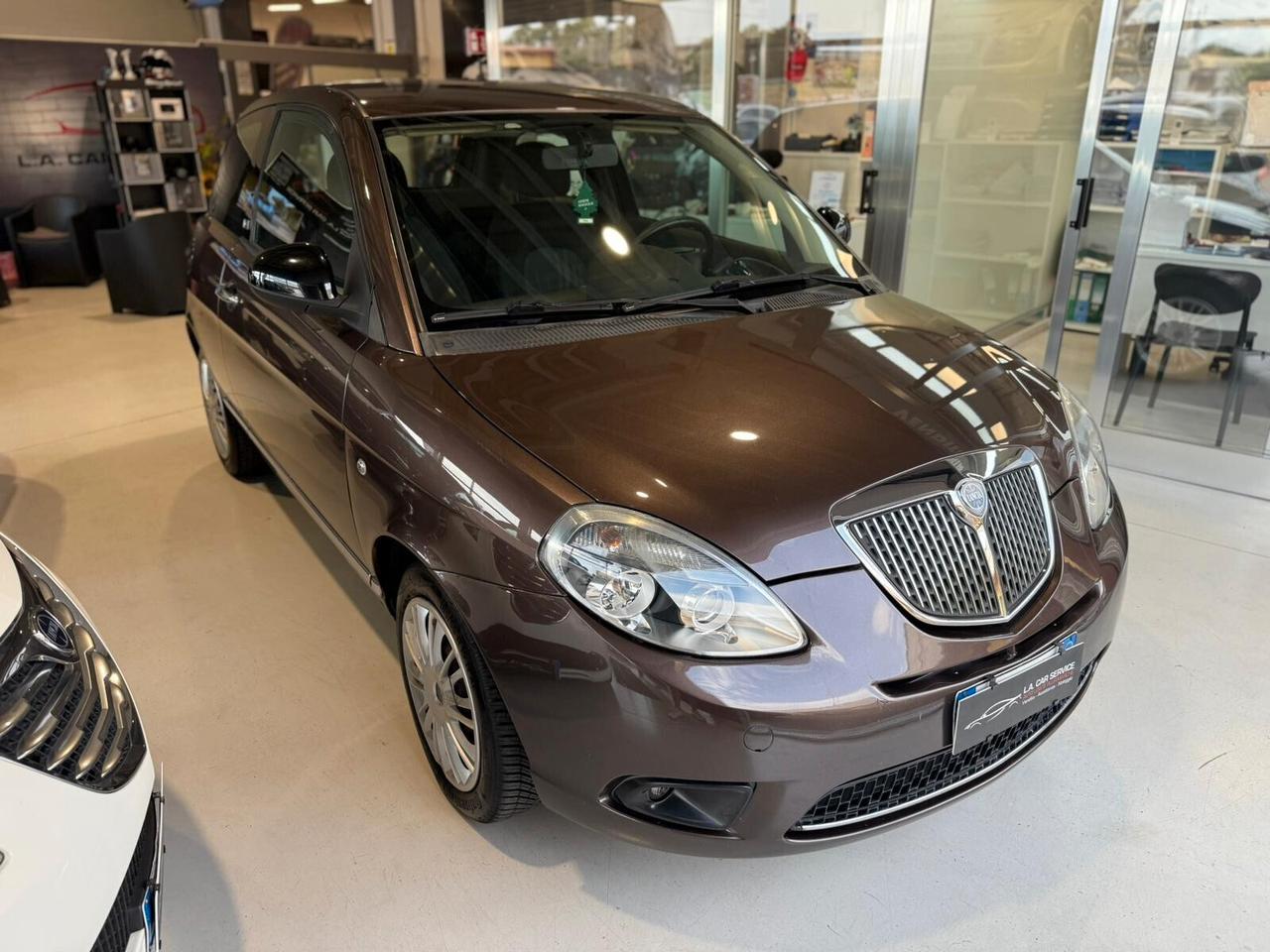 Lancia Ypsilon 1.3 MJT 75 CV Diva
