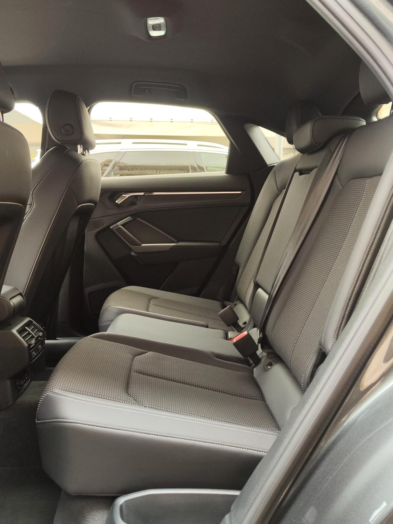 Audi Q3 SPB 35 2.0 150CV Identity Black 2025 IVA