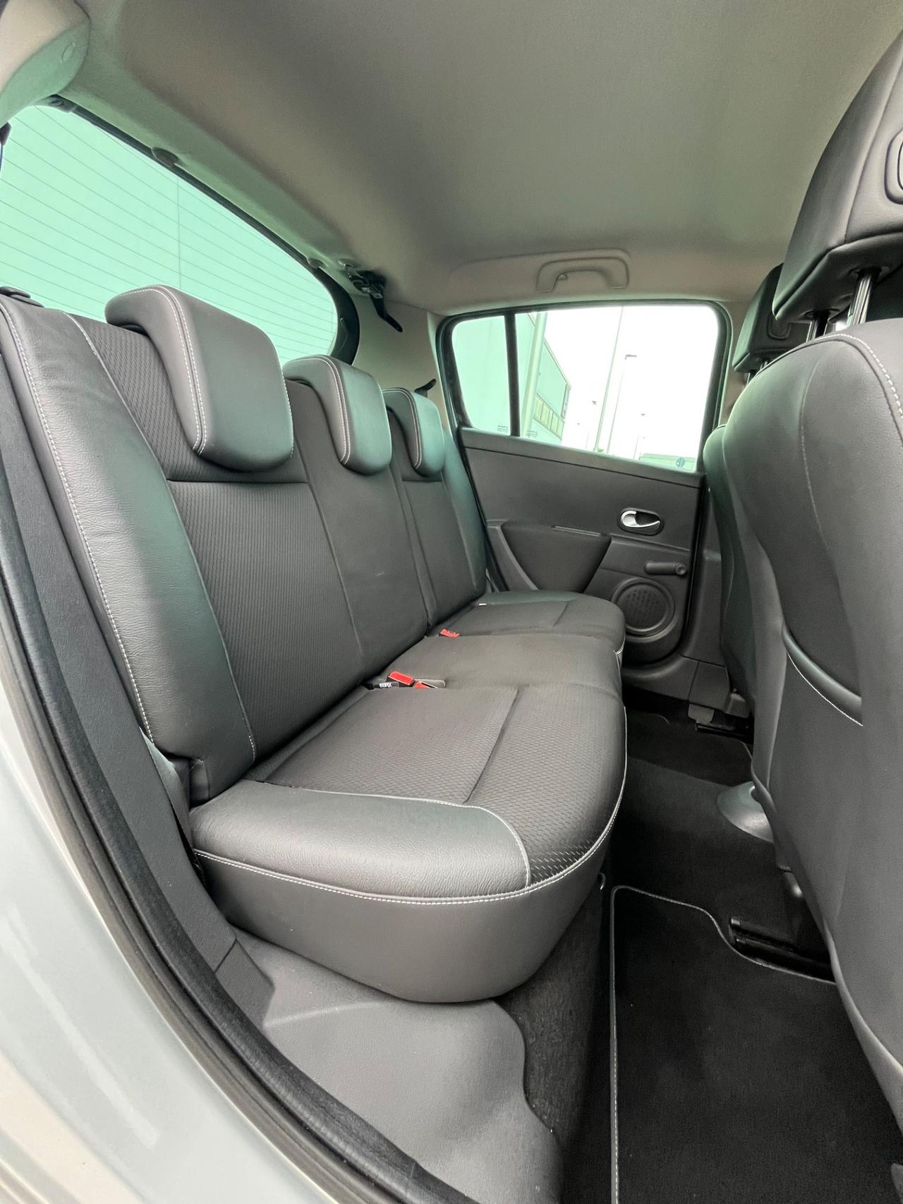 Renault Clio 1.2 16V 5 porte Le Iene