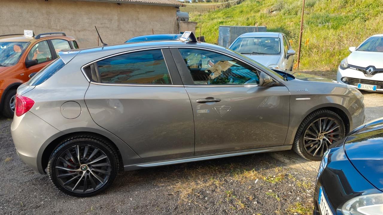 Alfa Romeo Giulietta 1.6 JTDm-2 QV LINE
