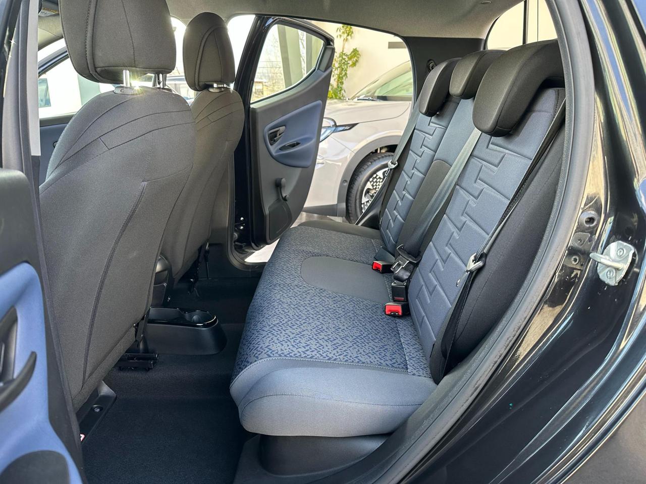 Lancia Ypsilon 1.0 firefly hybrid Platino s&s 70cv