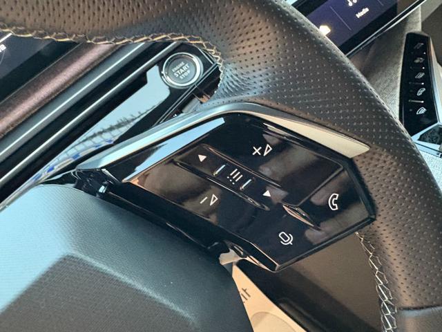 PEUGEOT 3008 Hybrid 136 e-DCS6 GT