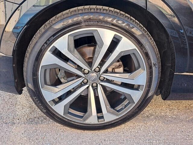 AUDI Q8 50 TDI QUATTRO S LINE - FULL OPTIONAL