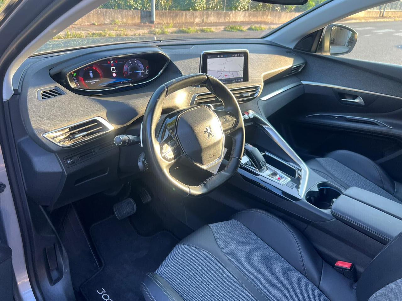 Peugeot 3008 BlueHDi 130 S&S EAT8 Allure