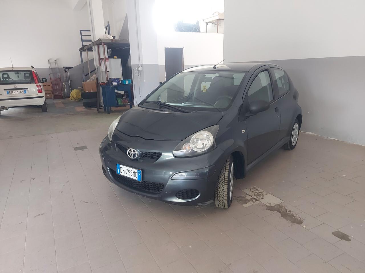 Toyota Aygo 1.0 benz 2011 5 porte