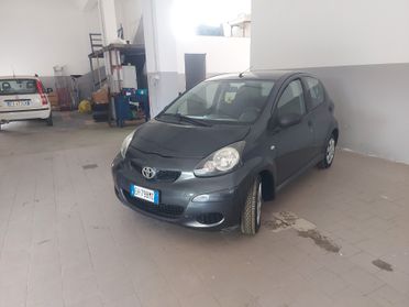 Toyota Aygo 1.0 benz 2011 5 porte