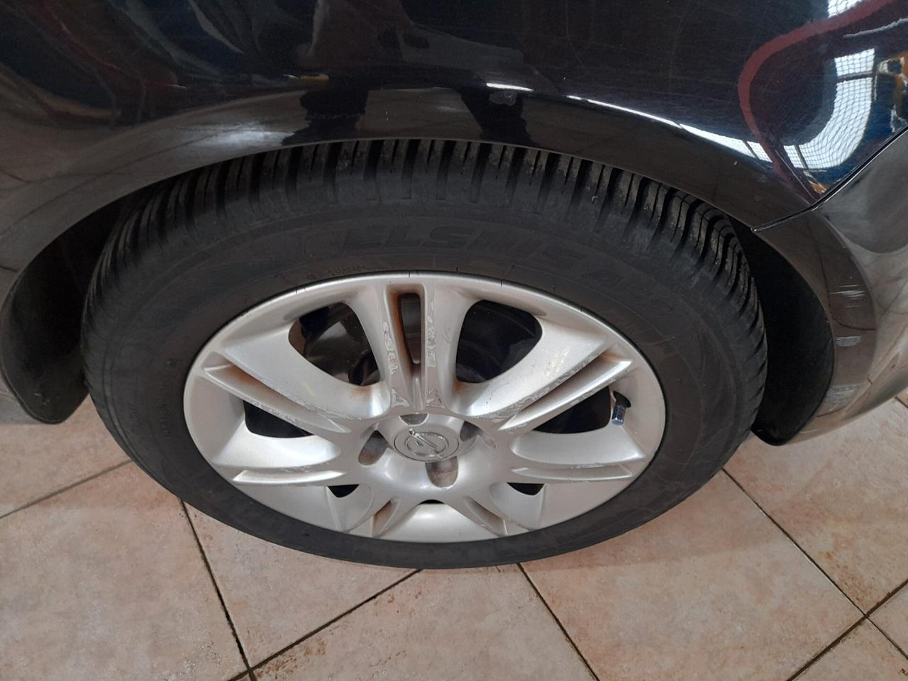 Opel Corsa 1.2 80CV 5 porte GPL-TECH Edition