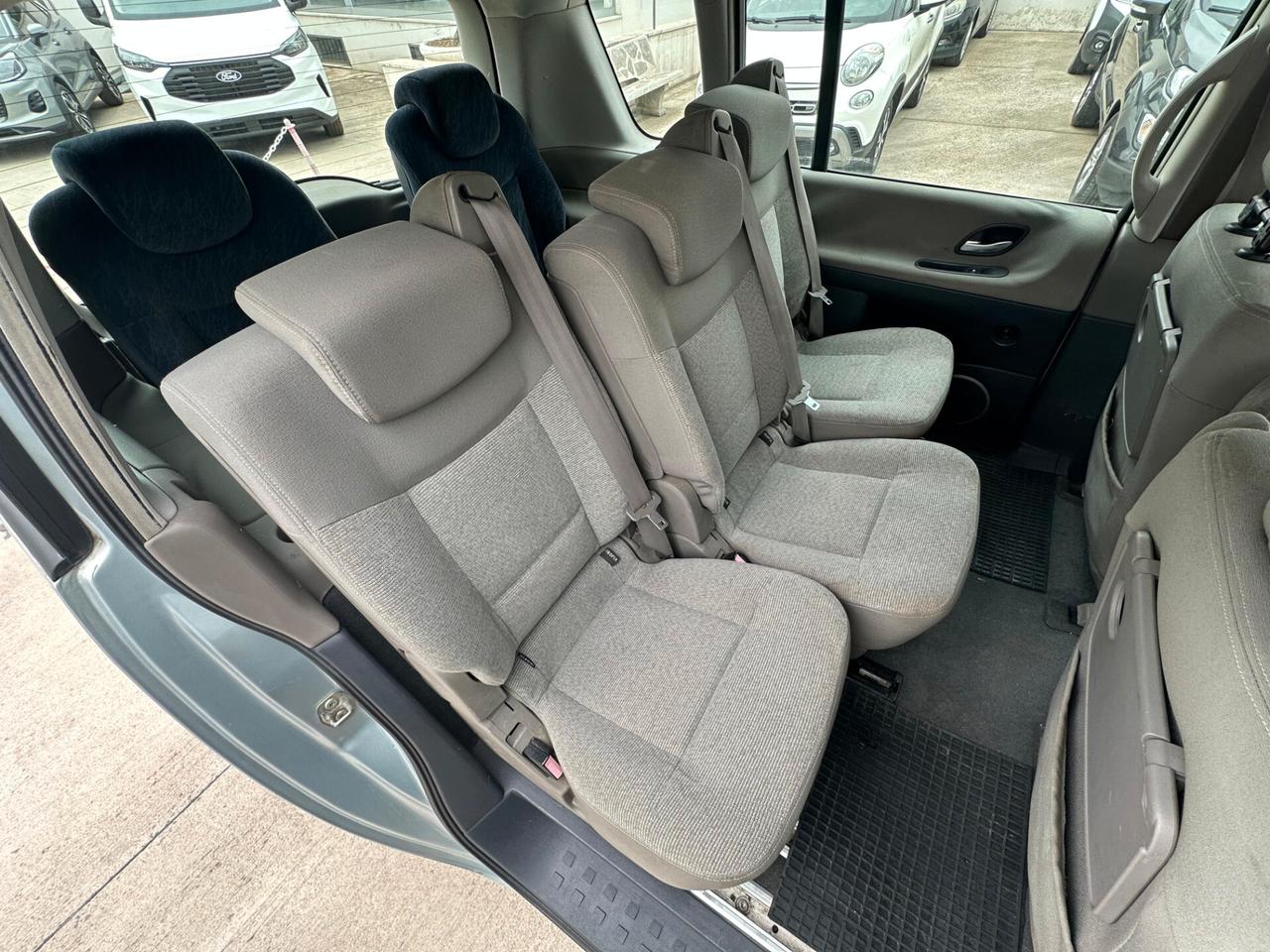 RENAULT ESPACE AUTHENTIQUE 7 POSTI