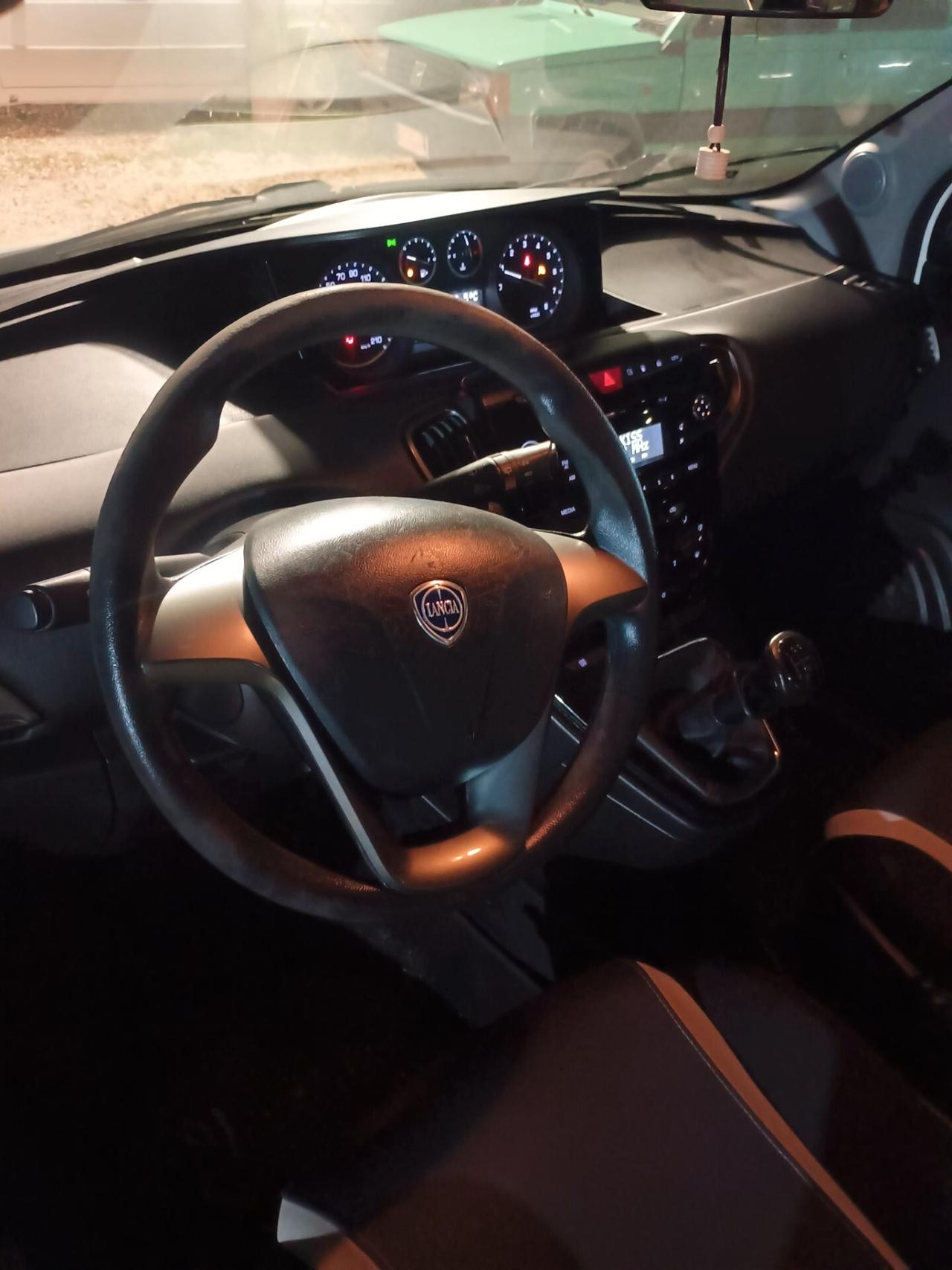 Lancia Ypsilon 1.2 69 CV 5 porte GPL Ecochic Gold