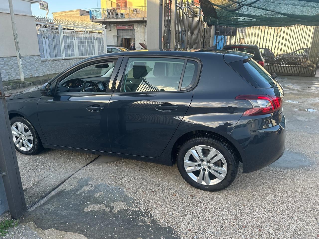 Peugeot 308 BlueHDi 130 EAT8 Allure 2018