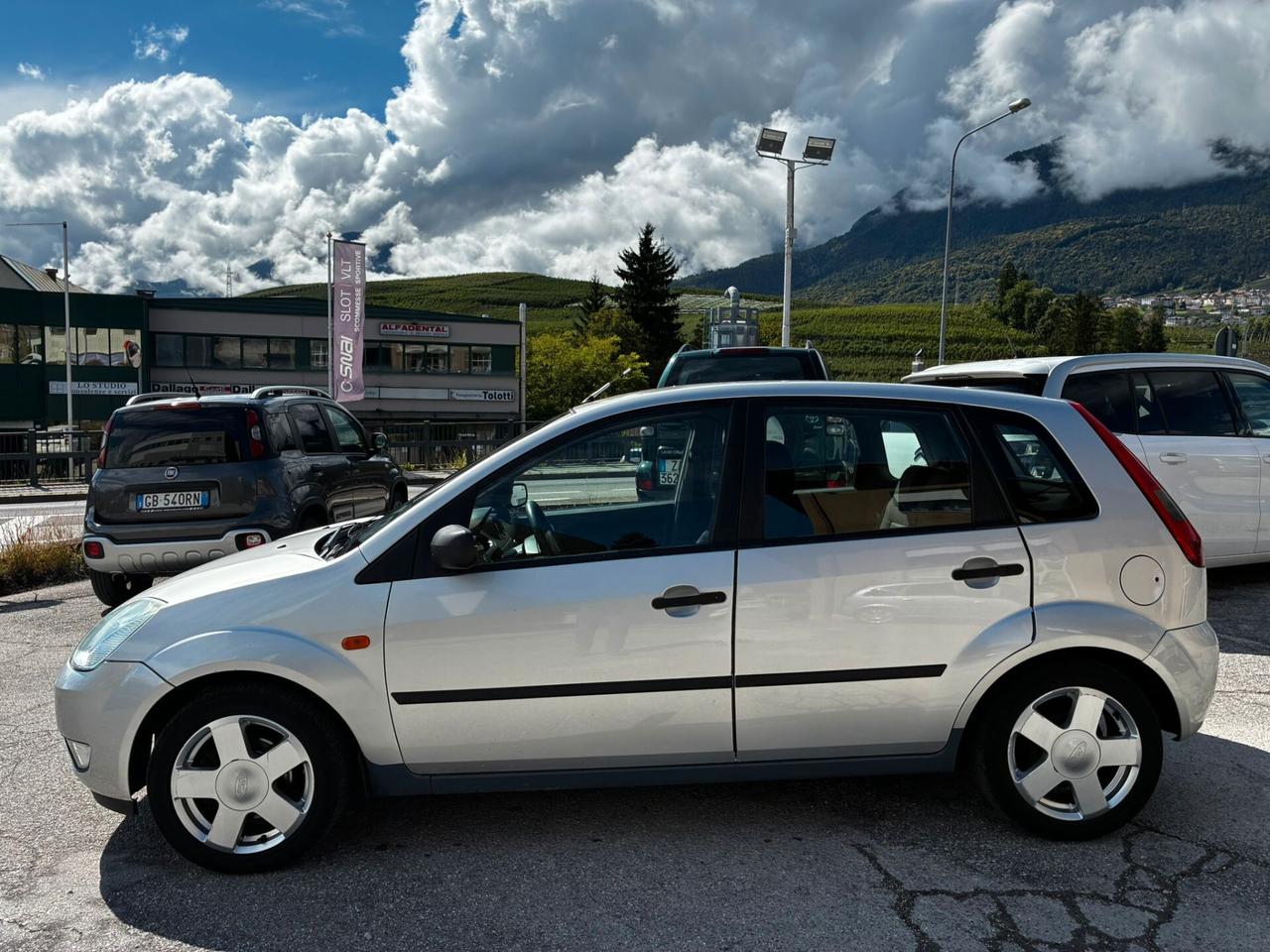 FORD FIESTA 1.2 BENZINA 75CV EURO 4 - NEOPATENTATI