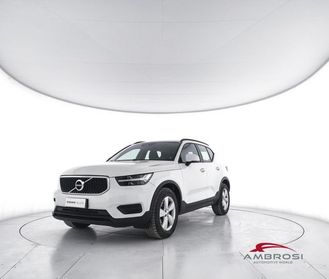VOLVO XC40 T2 Momentum Core