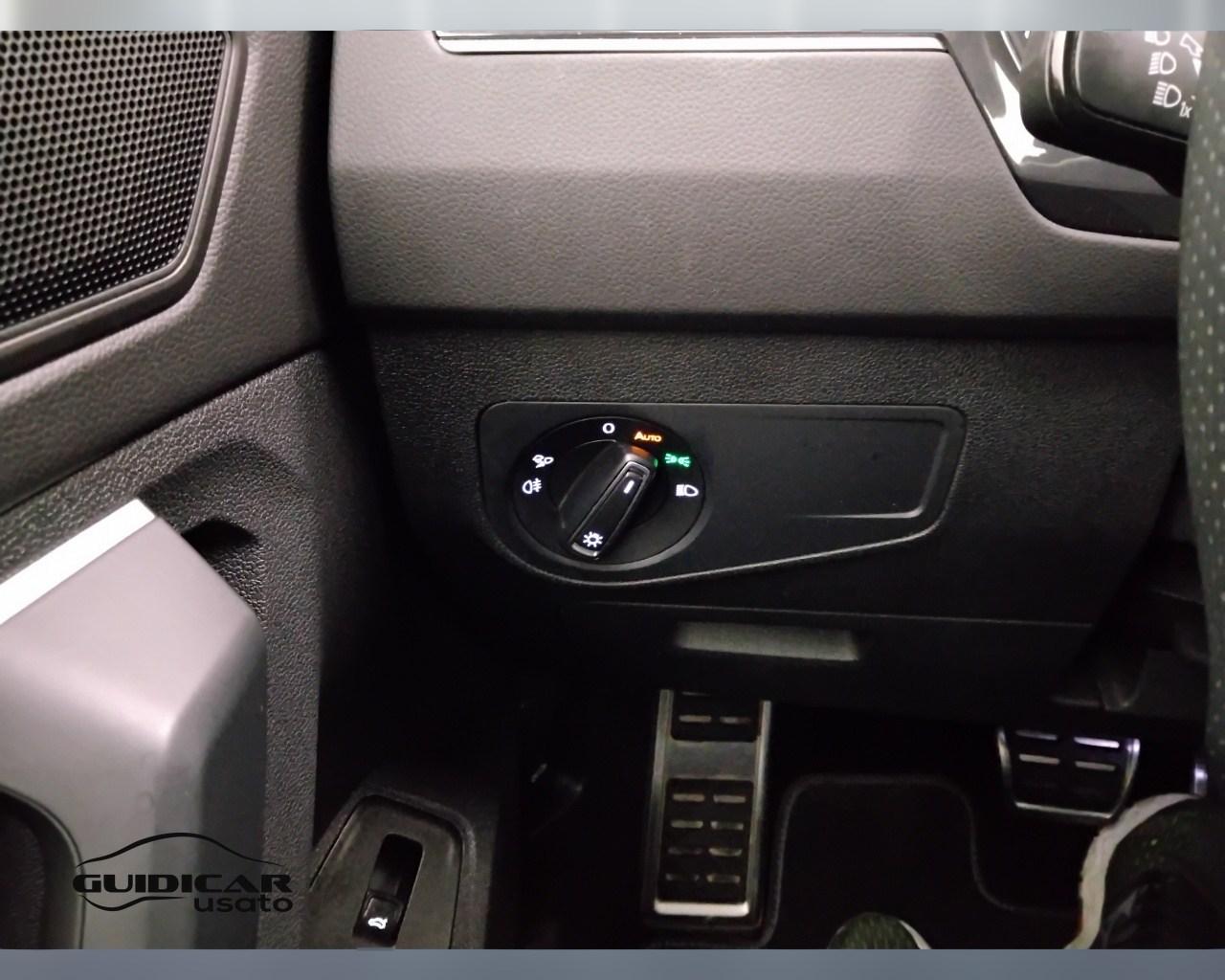 VOLKSWAGEN Tiguan II 2021 - Tiguan 2.0 tdi R-Line 150cv dsg